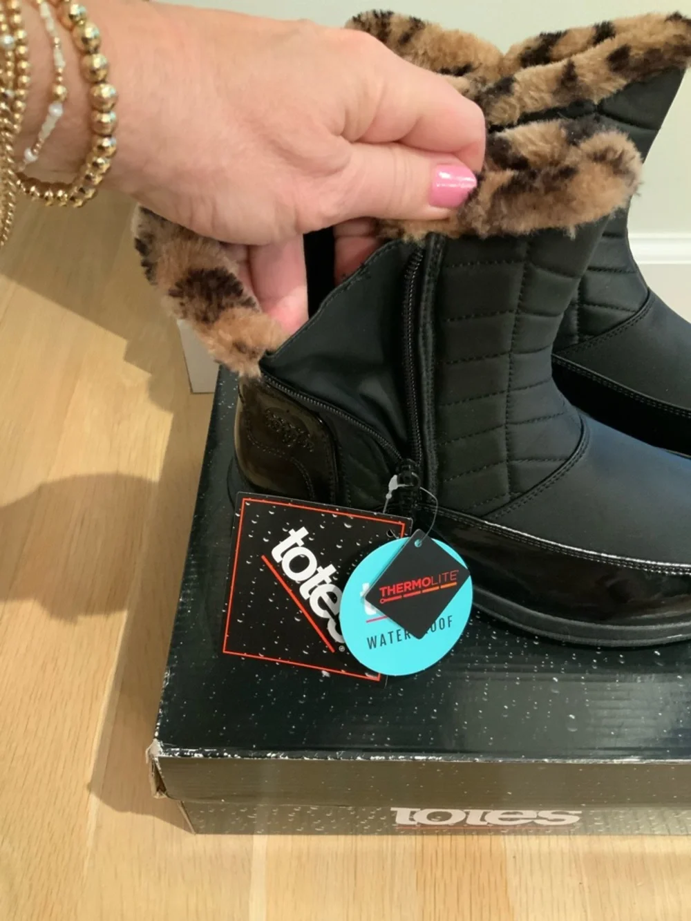 Totes Boots 8 Warm Waterproof Black Easy Off /on With 2 Zippers Faux Fur New